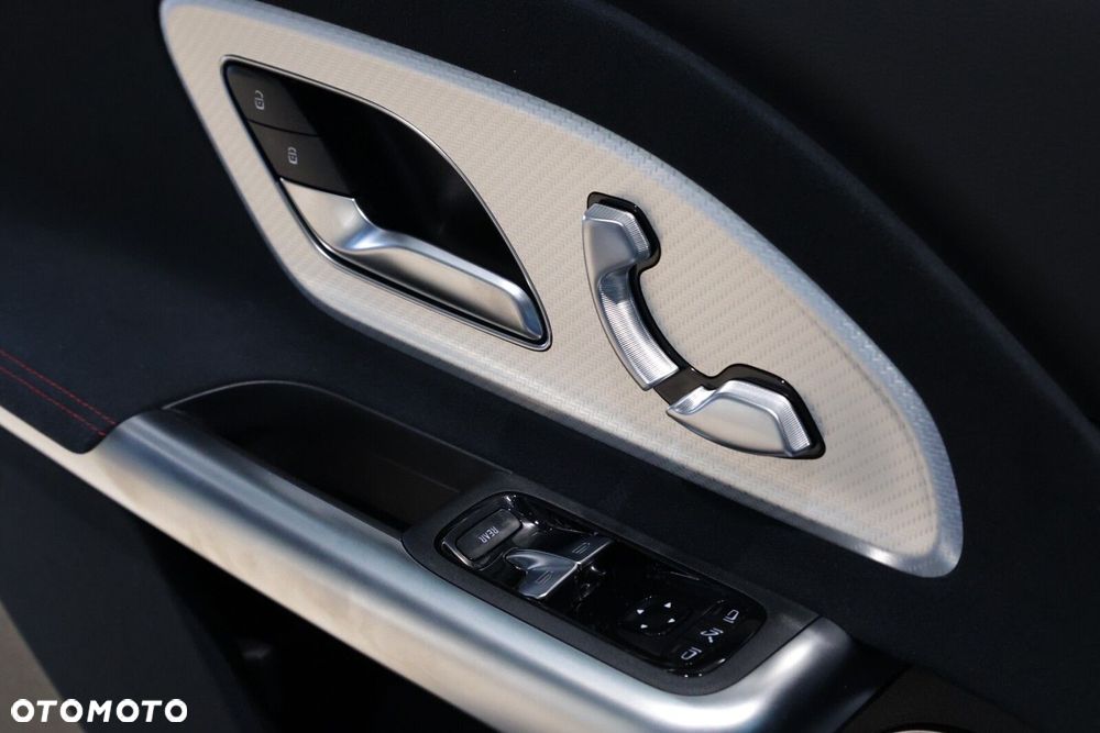 Mercedes-Benz GLB - 15