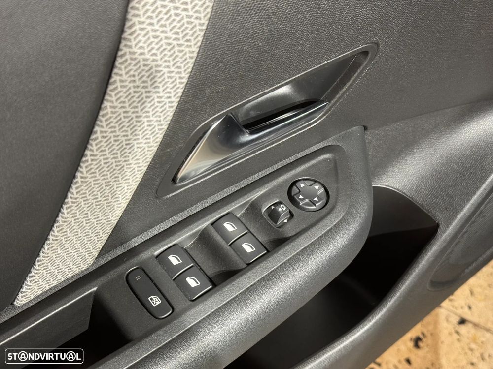 Citroën C4 X 1.2 PureTech Plus EAT8 - 22
