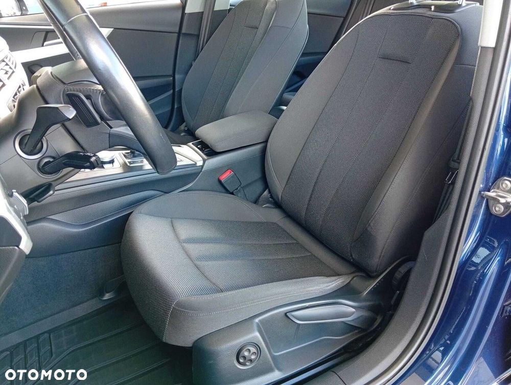 Audi A4 Limousine - 12