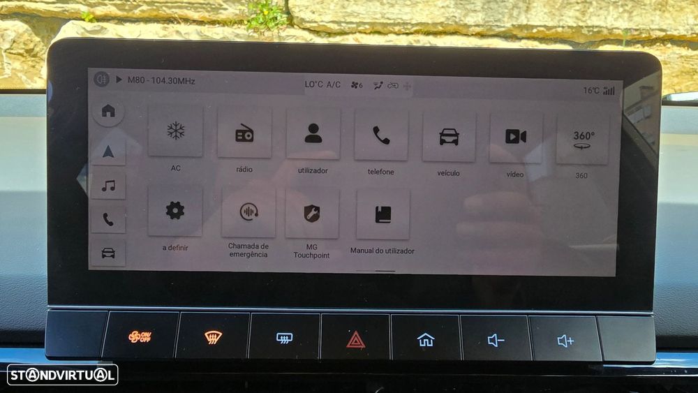 MG MG4 64 kWh Luxury - 35