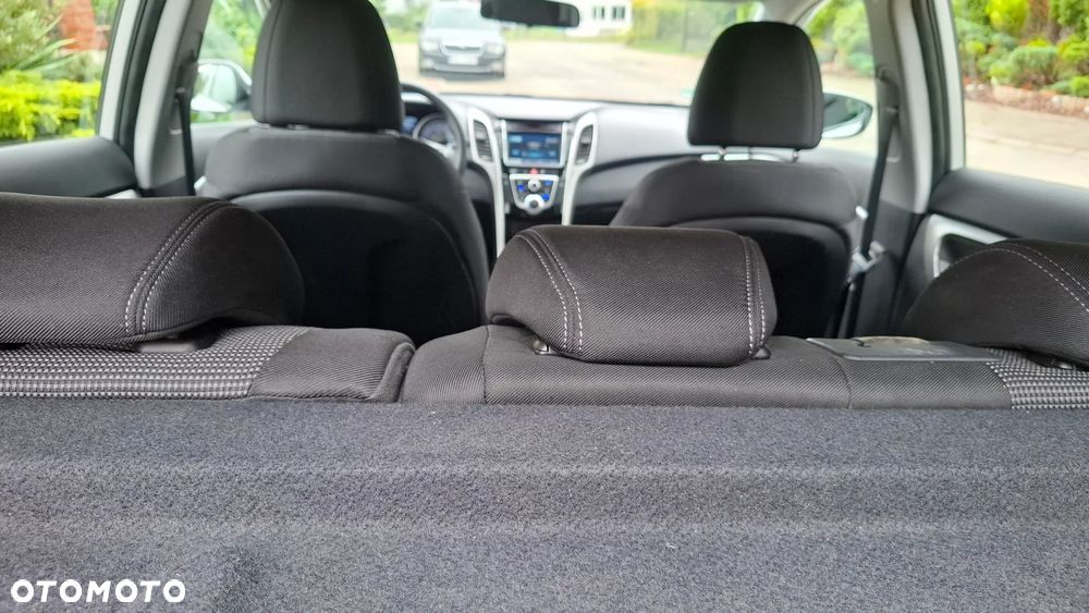 Hyundai i30 1.4 Passion Plus - 13