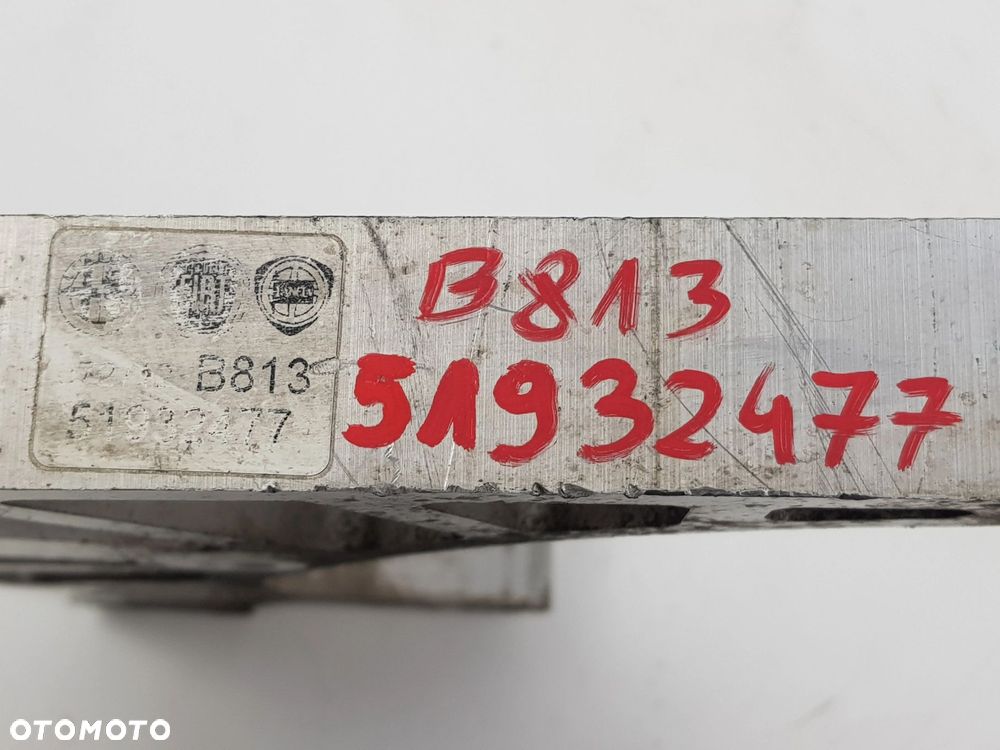 Łapa Wspornik Mocowanie silnika Fiat 500 Abarth 1.4 T-Jet 51932477 - 4