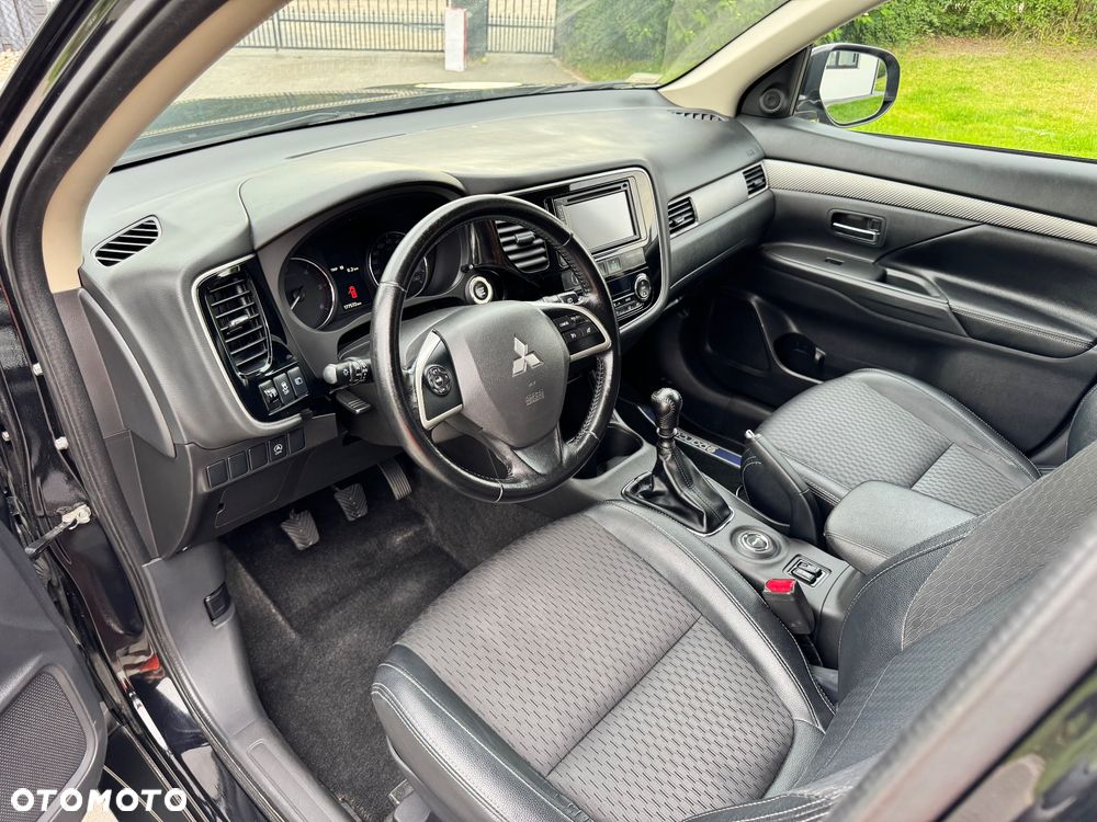 Mitsubishi Outlander 2.2 DI-D 4WD Intense - 8
