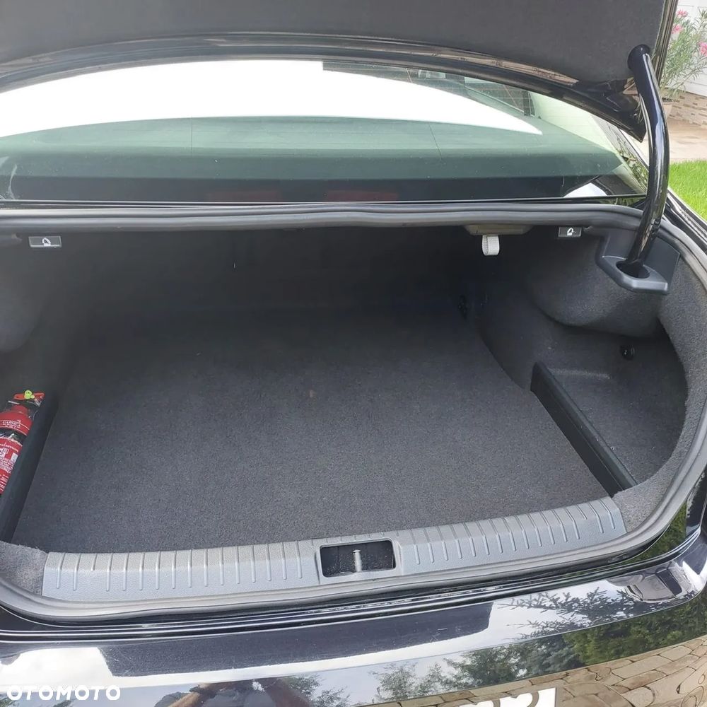 Volkswagen Passat 2.0 TDI (BlueMotion Technology) DSG Highline - 5