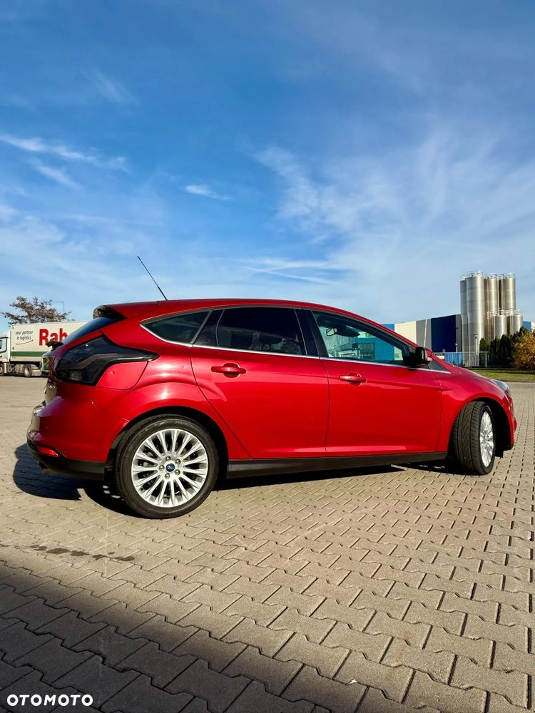 Ford Focus 1.6 EcoBoost Titanium - 36