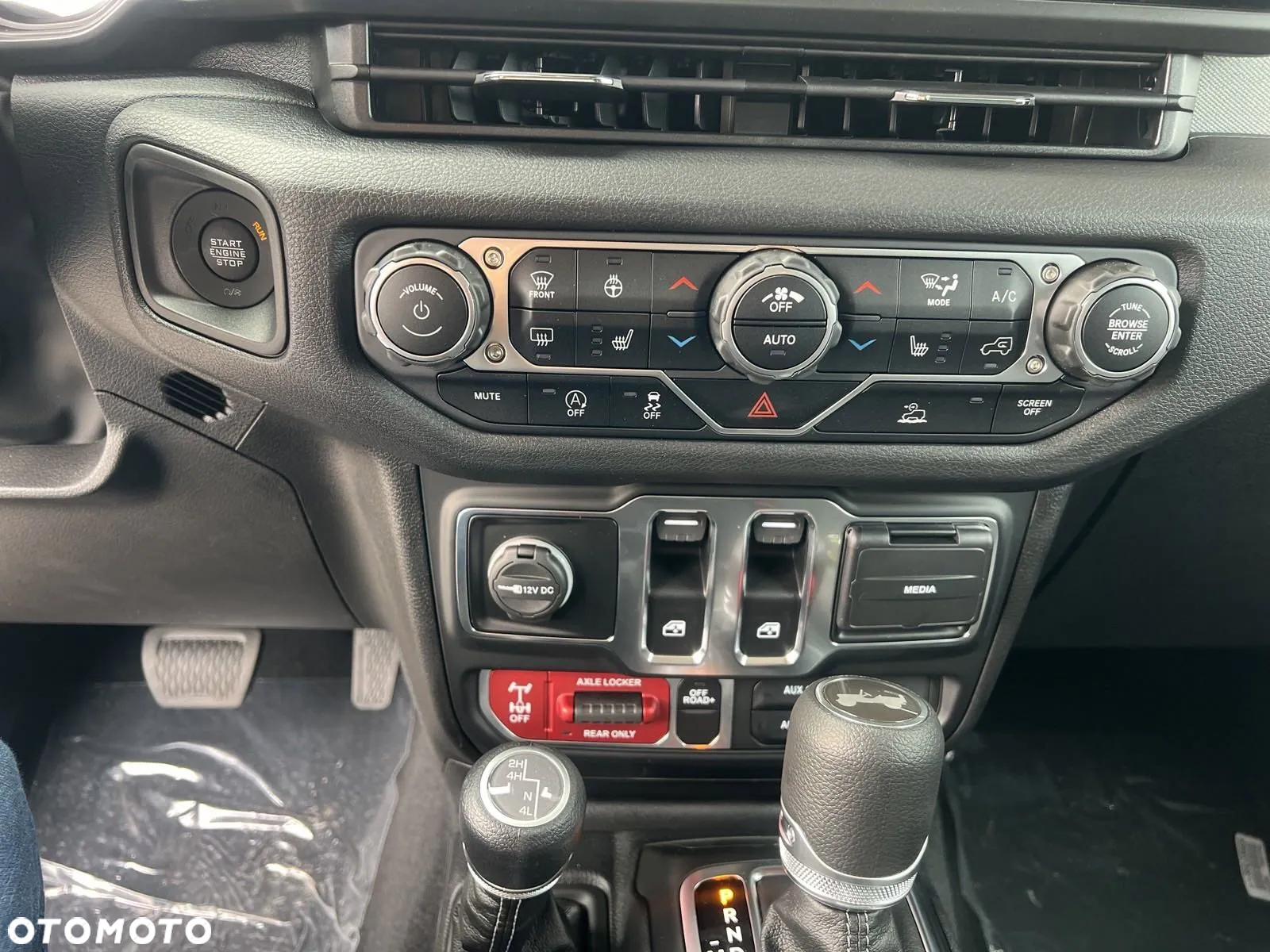 Jeep Wrangler - 13