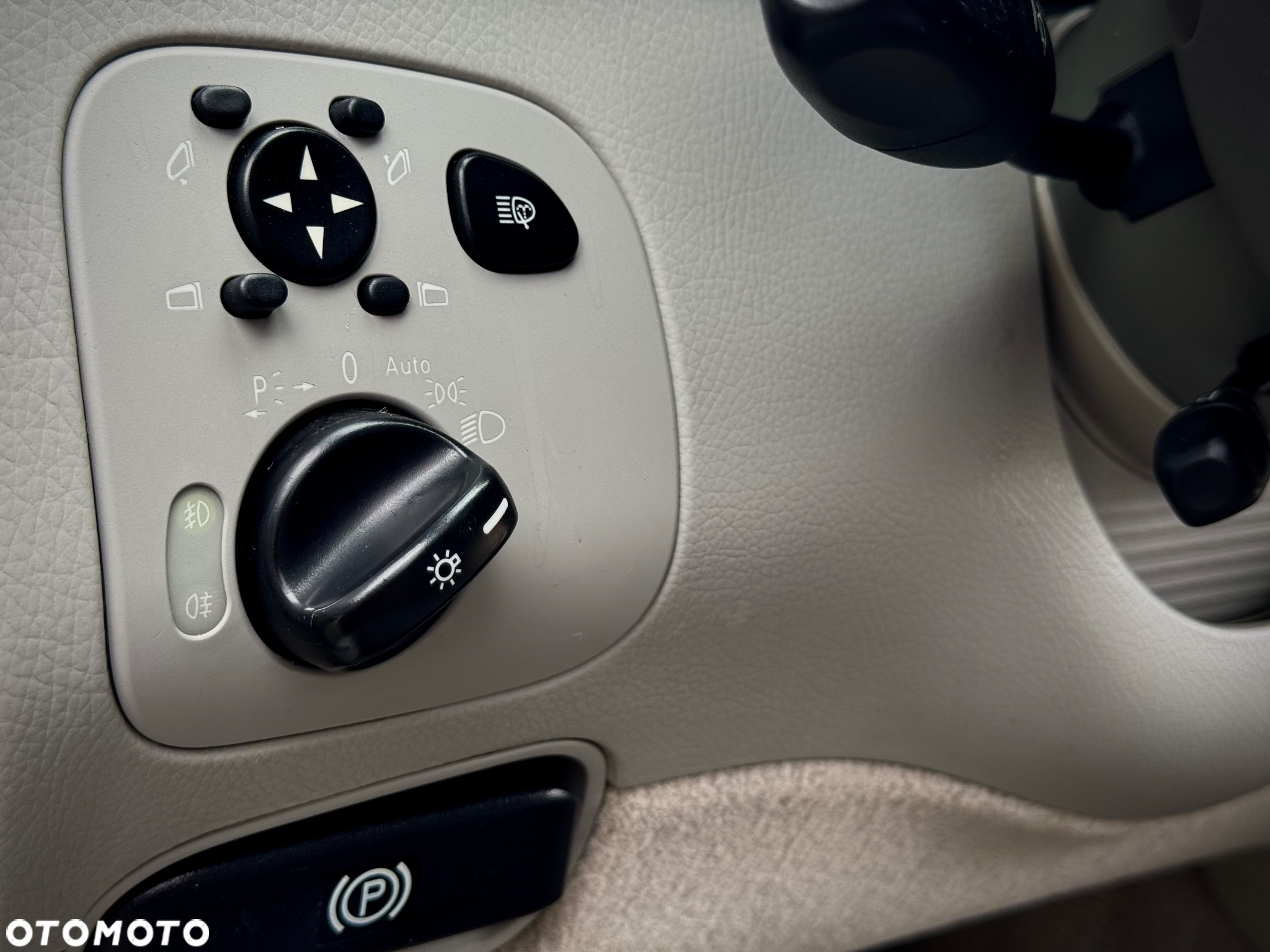 Mercedes-Benz CLK - 10