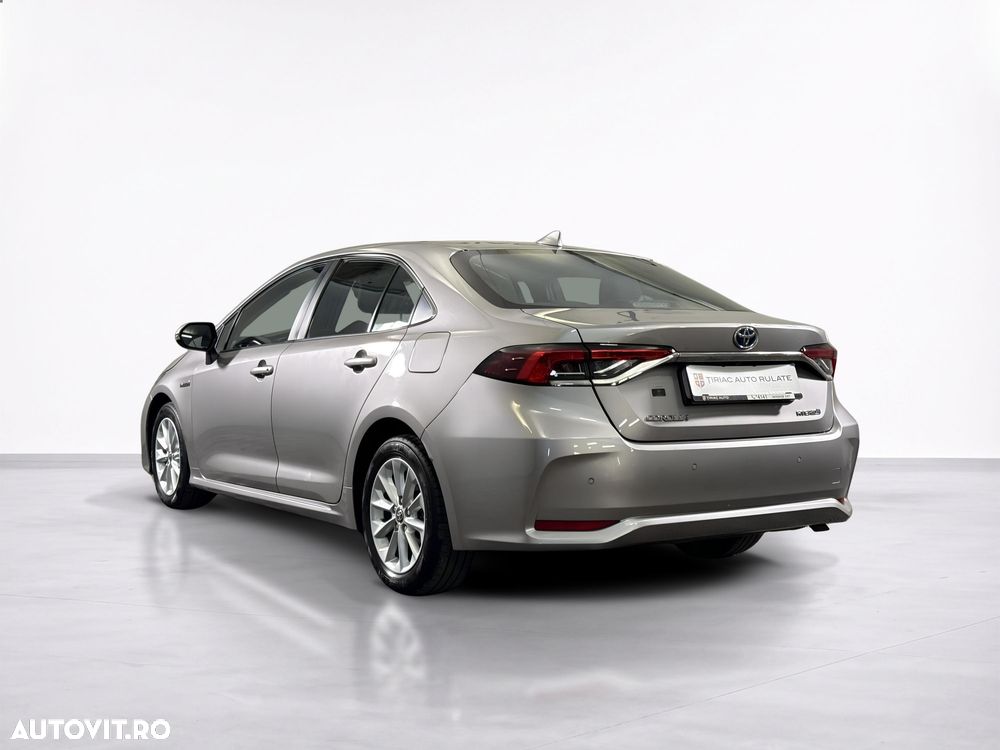 Toyota Corolla - 4
