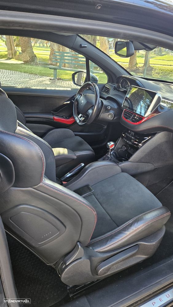 Peugeot 208 1.6 THP GTi - 1