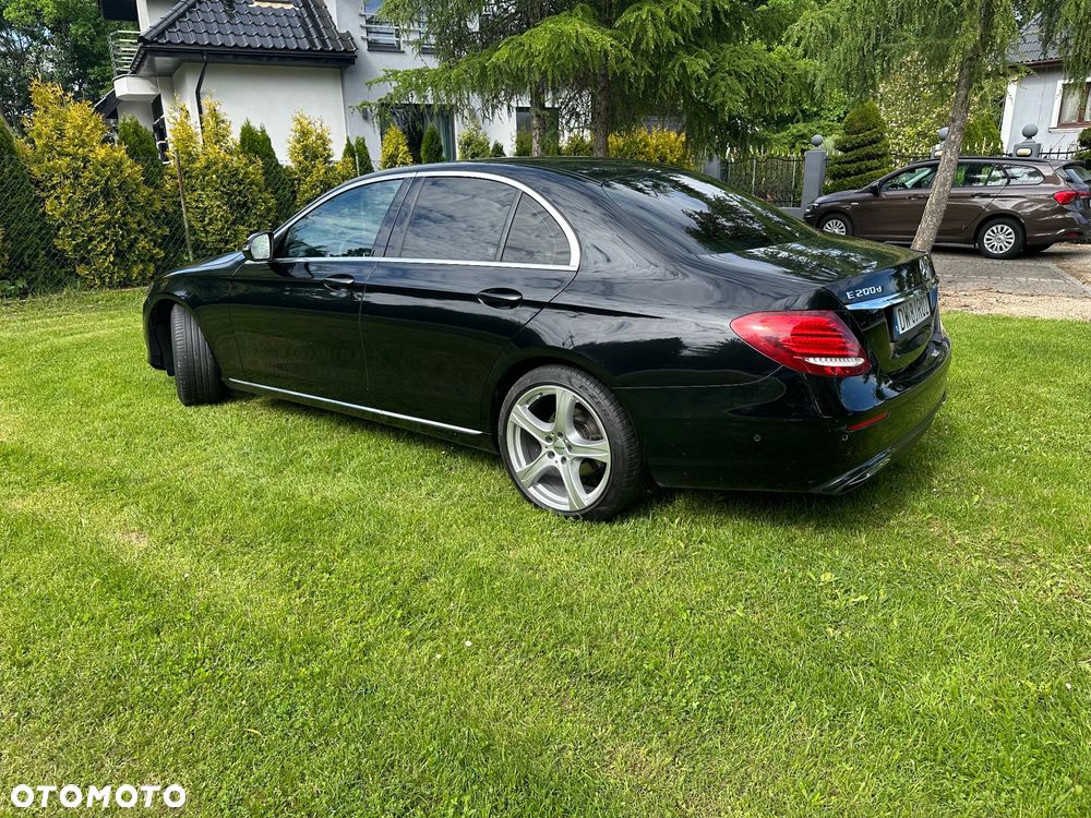 Mercedes-Benz Klasa E 200 d 9G-TRONIC - 25