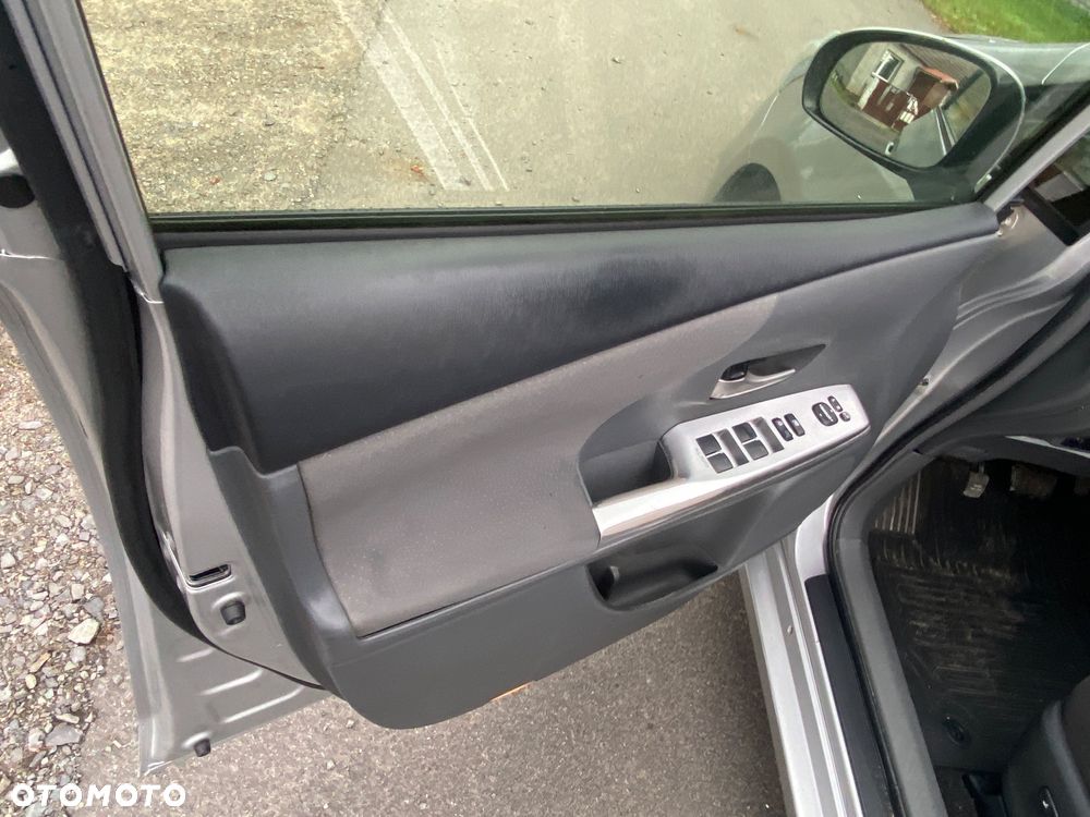 Toyota Prius+ (Hybrid) - 20