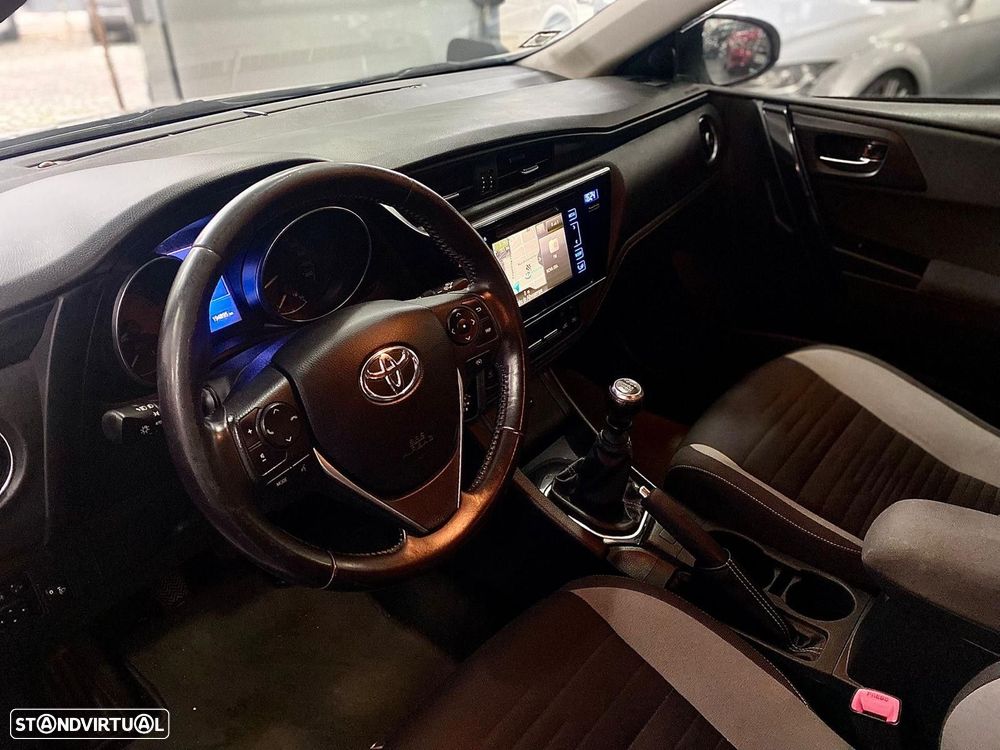 Toyota Auris 1.6 D-4D Exclusive - 22