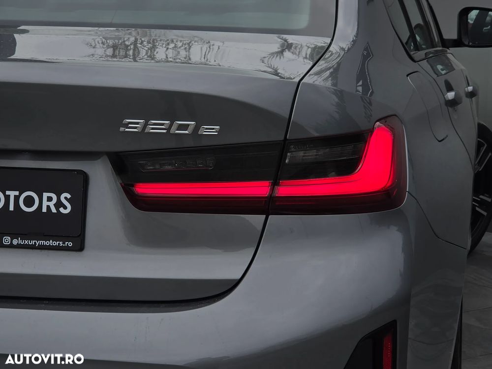 BMW Seria 3 320e Aut. M Sport - 33