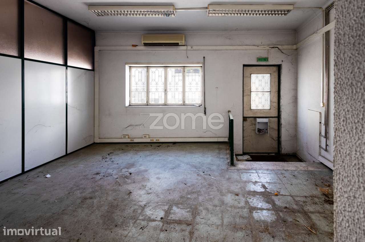 Prédio 4 Pisos |Loja|Garagens| Centro Arganil | Investimento - Grande imagem: 3/41