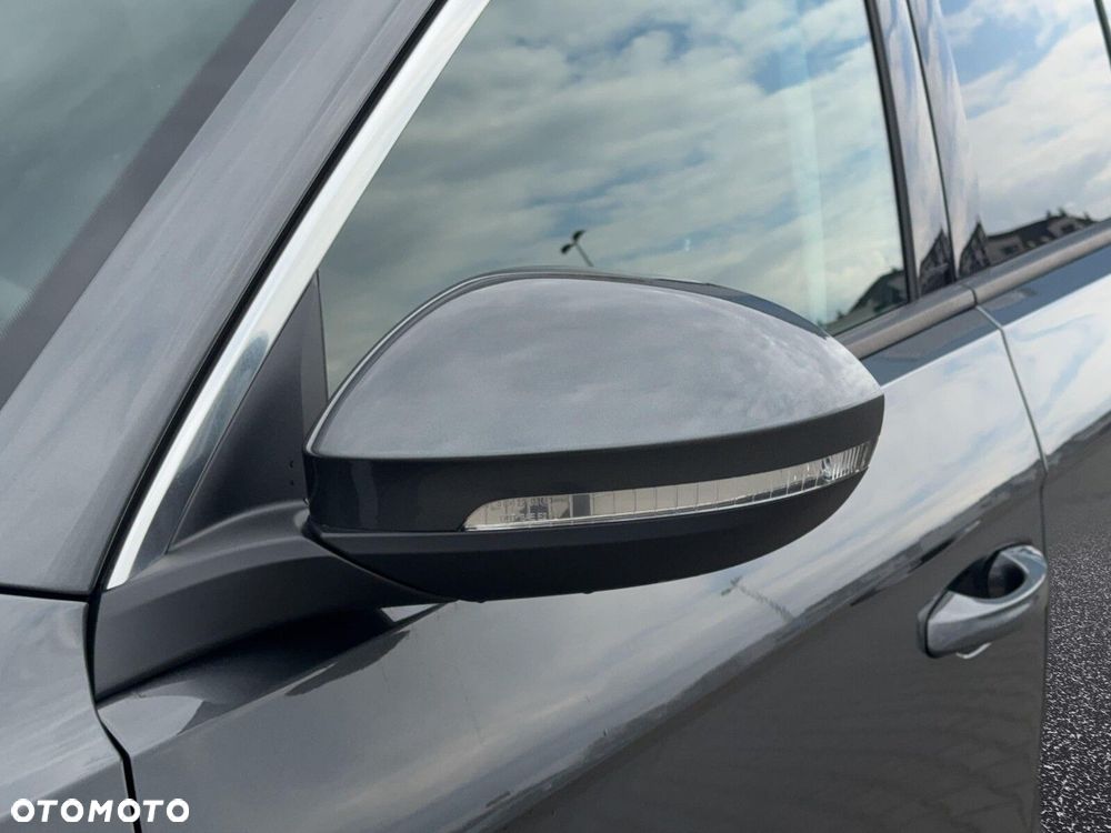 Volkswagen T-Roc - 9