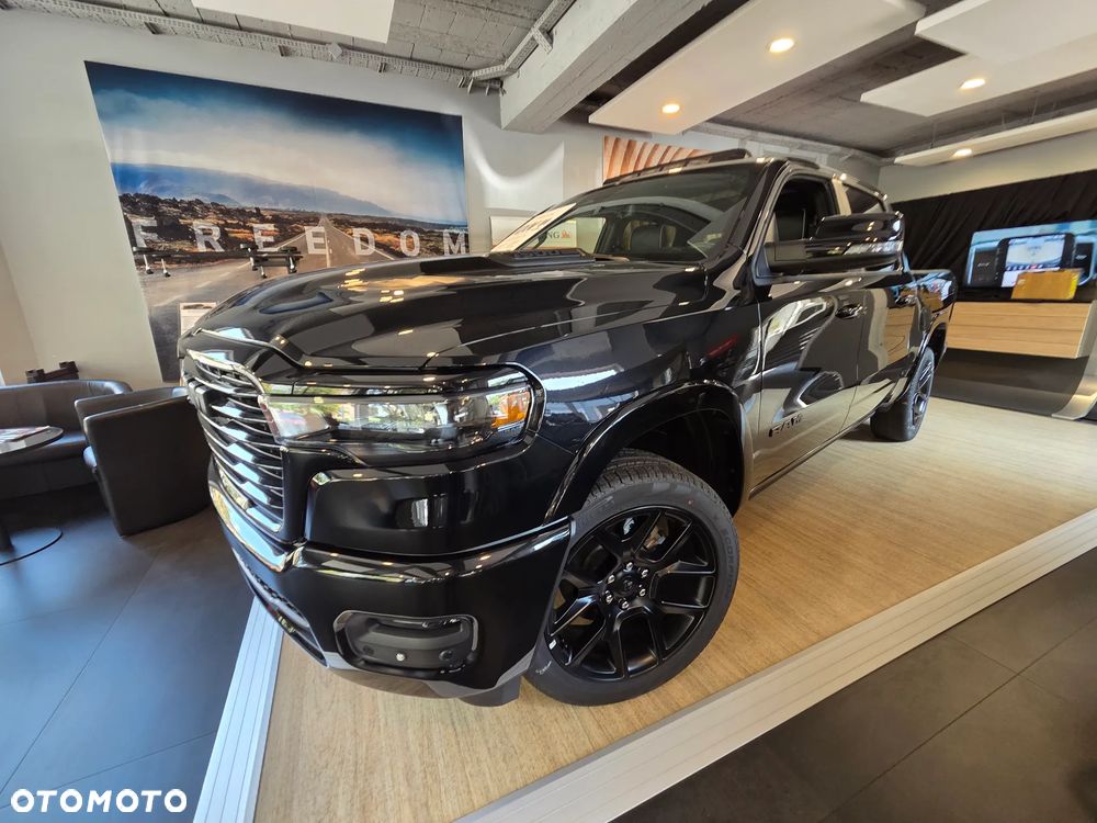 RAM 1500 Laramie Night Premium - 1
