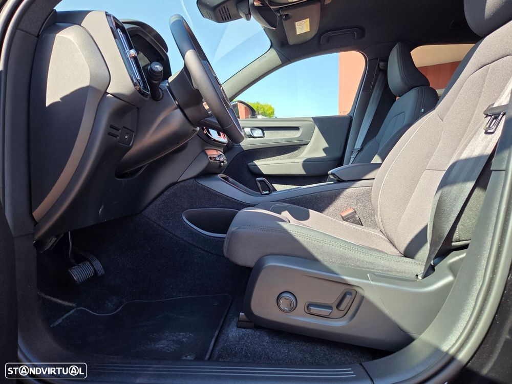 Volvo EX40 - 15