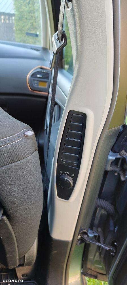 Citroën C4 Picasso 1.8i Impress - 12