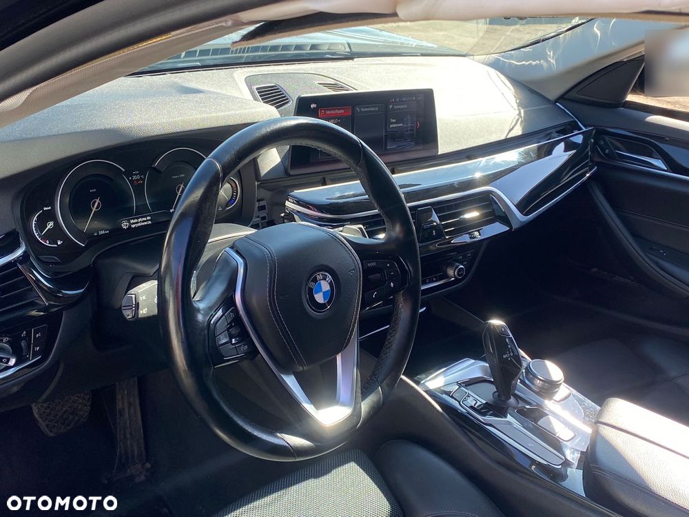 BMW Seria 5 525d Sport Line sport - 13
