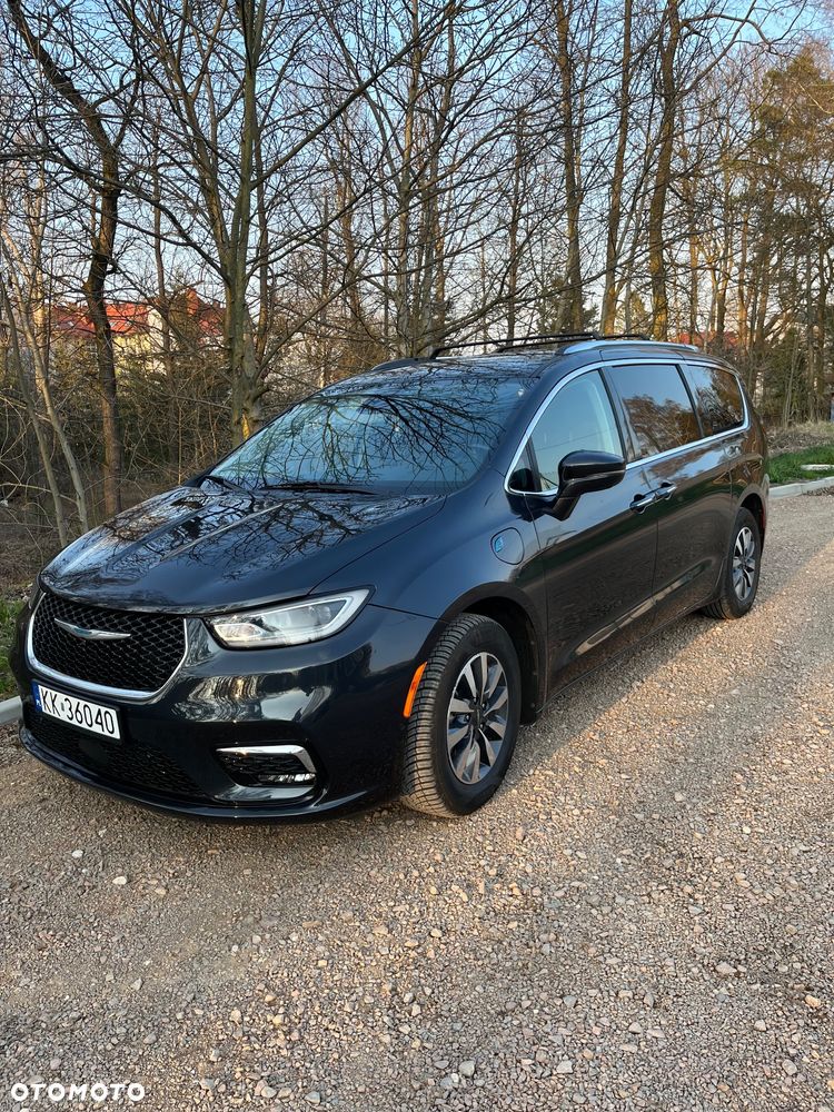 Chrysler Pacifica - 1