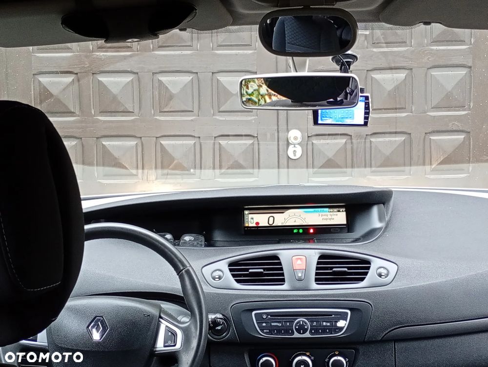 Renault Grand Scenic - 28