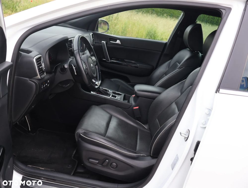 Kia Sportage 2,0 CRDI AWD GT Line - 32