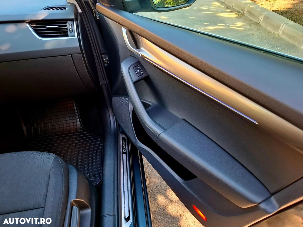 Skoda Octavia 1.5 TSI DSG Style - 6