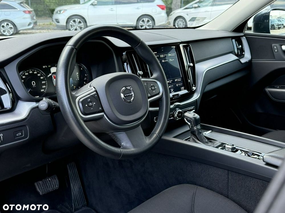 Volvo XC 60 D4 Momentum Pro - 11