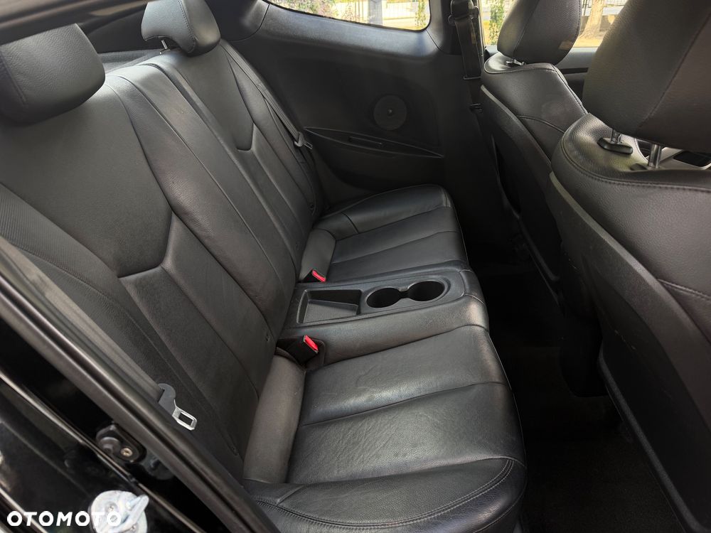 Hyundai Veloster 1.6 Premium - 21