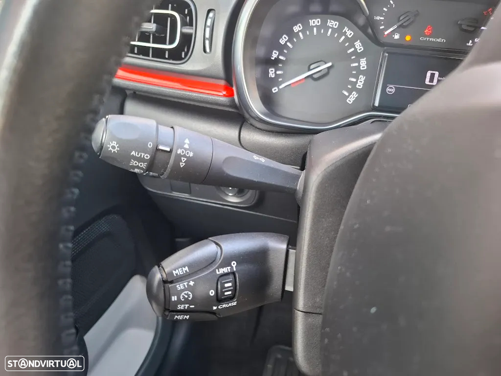 Citroën C3 1.2 PureTech Shine EAT6 - 21