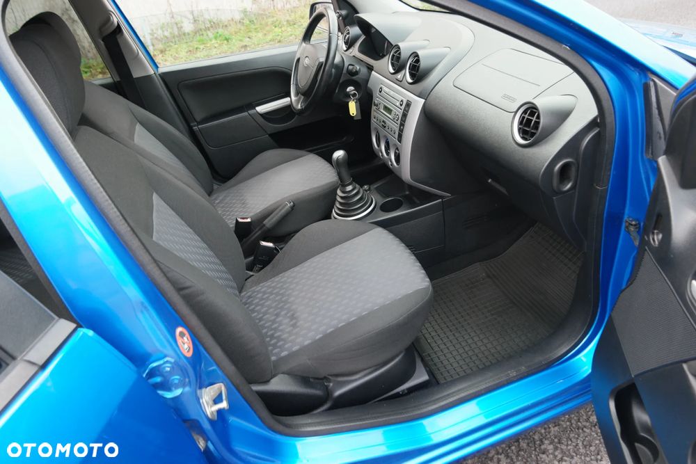 Ford Fiesta 1.4 Ambiente - 25