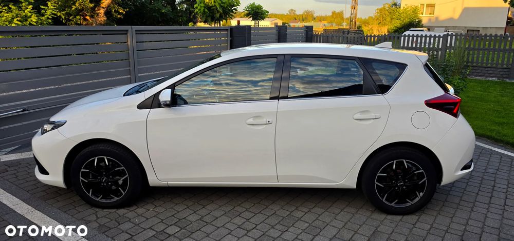 Toyota Auris 1.6 Premium - 15
