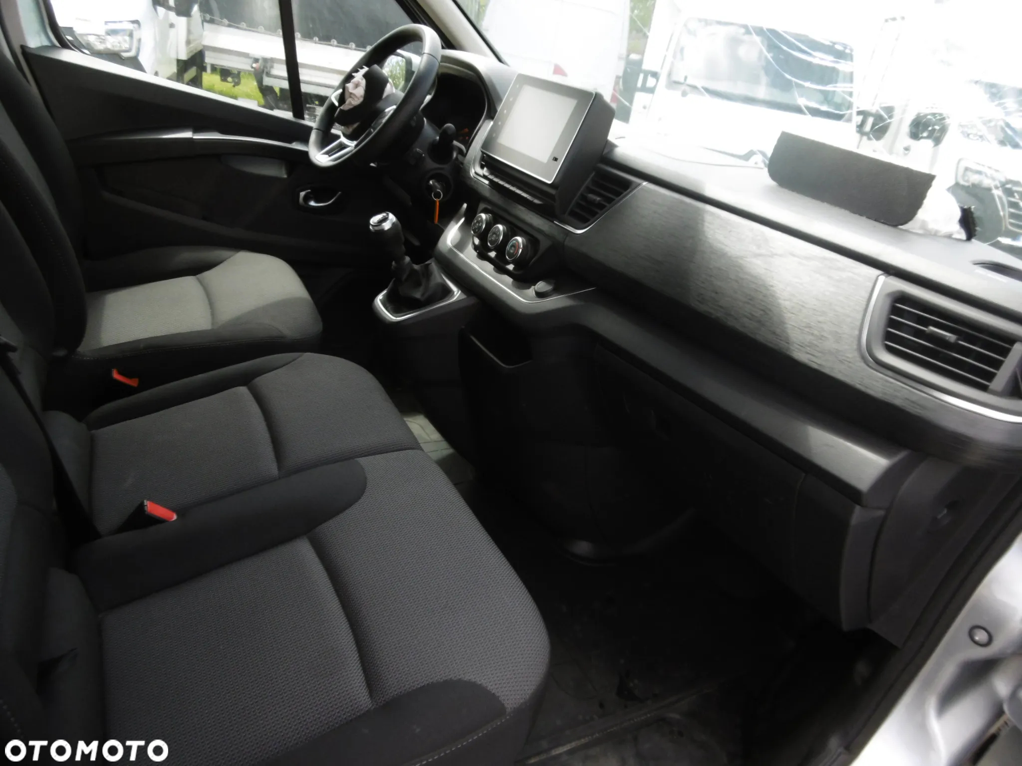 Renault Trafic SpaceClass 2.0 dCi Escapade - 6