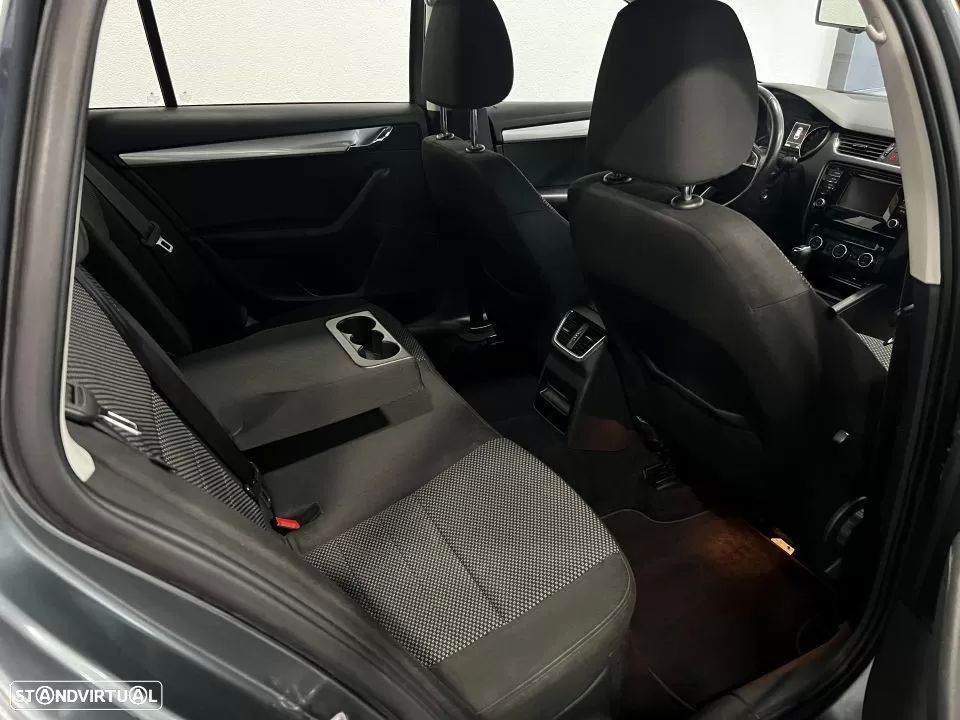 Skoda Octavia Break - 11