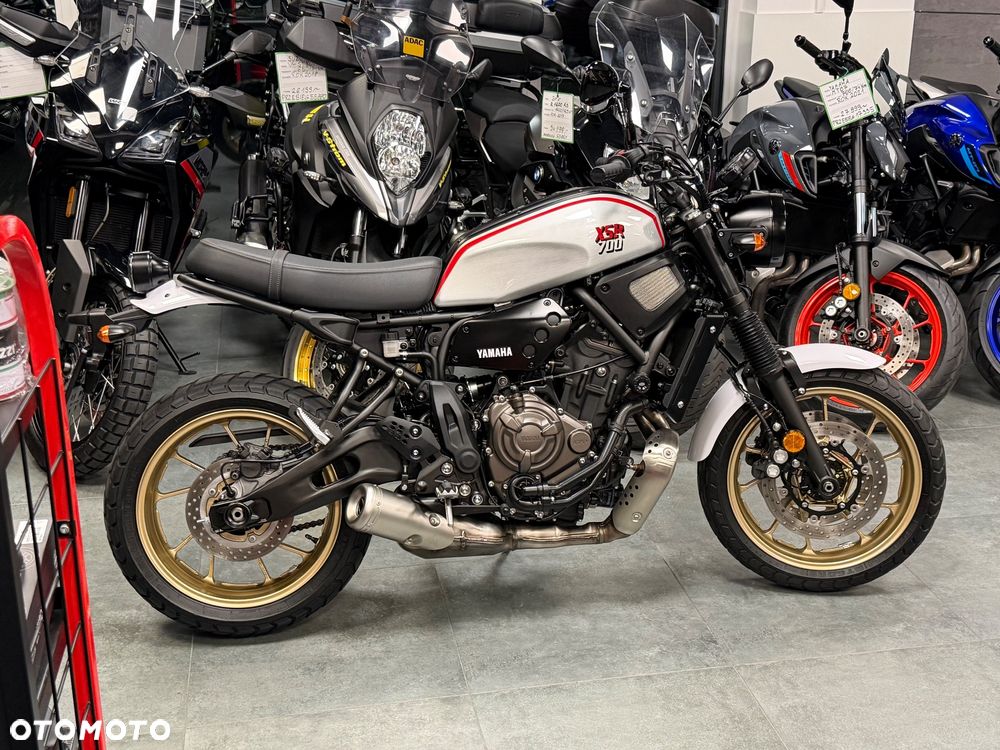 Yamaha XSR - 4