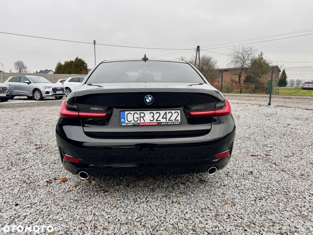BMW Seria 3 320d M Sport - 6