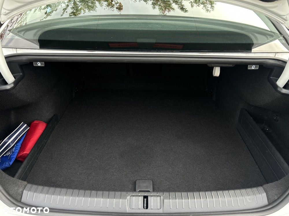Volkswagen Passat 1.8 TSI BMT Comfortline - 24