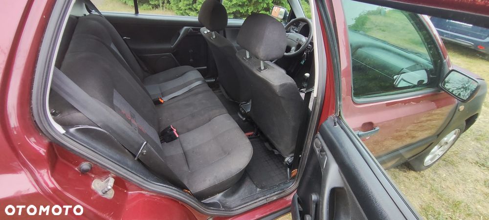 Volkswagen Golf - 25