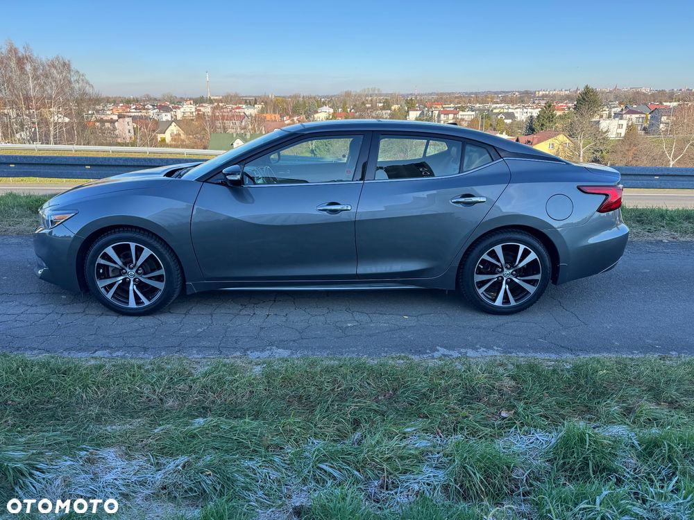 Nissan Maxima - 12