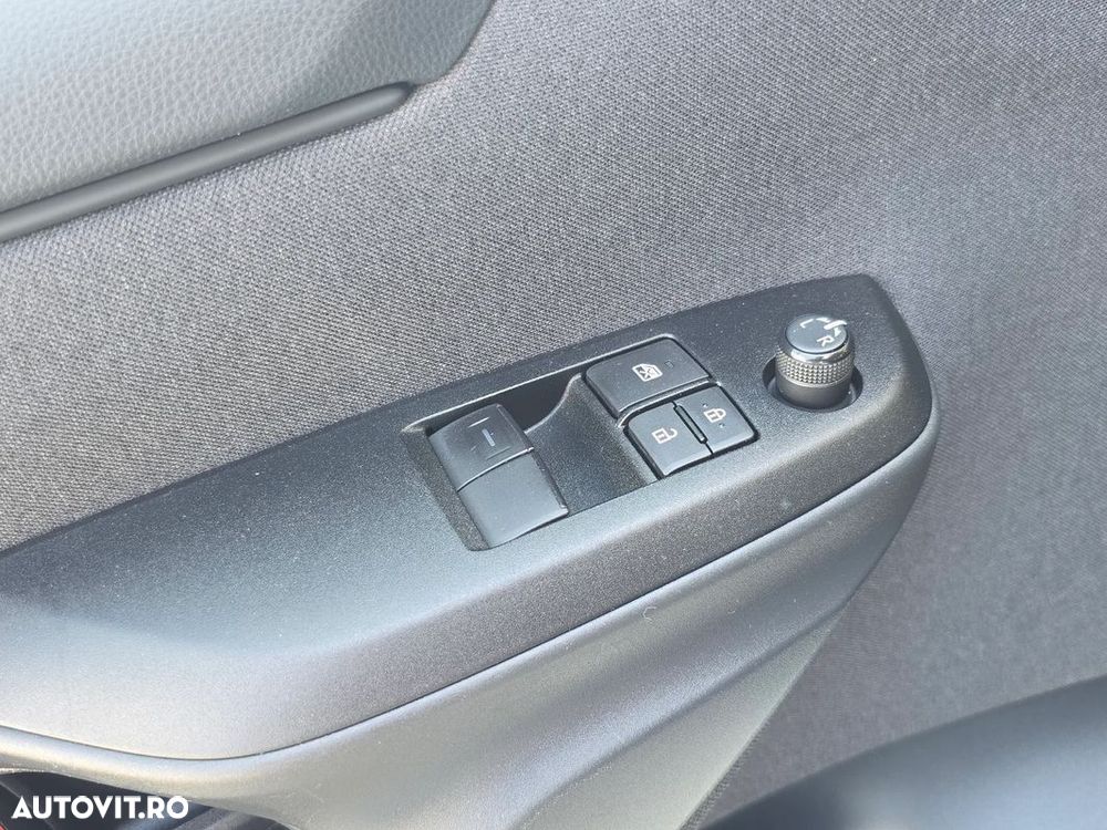 Toyota Yaris - 10