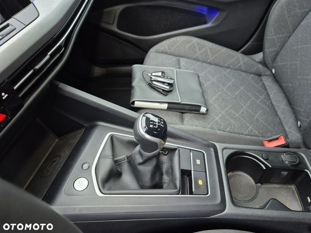 Volkswagen Golf - 32