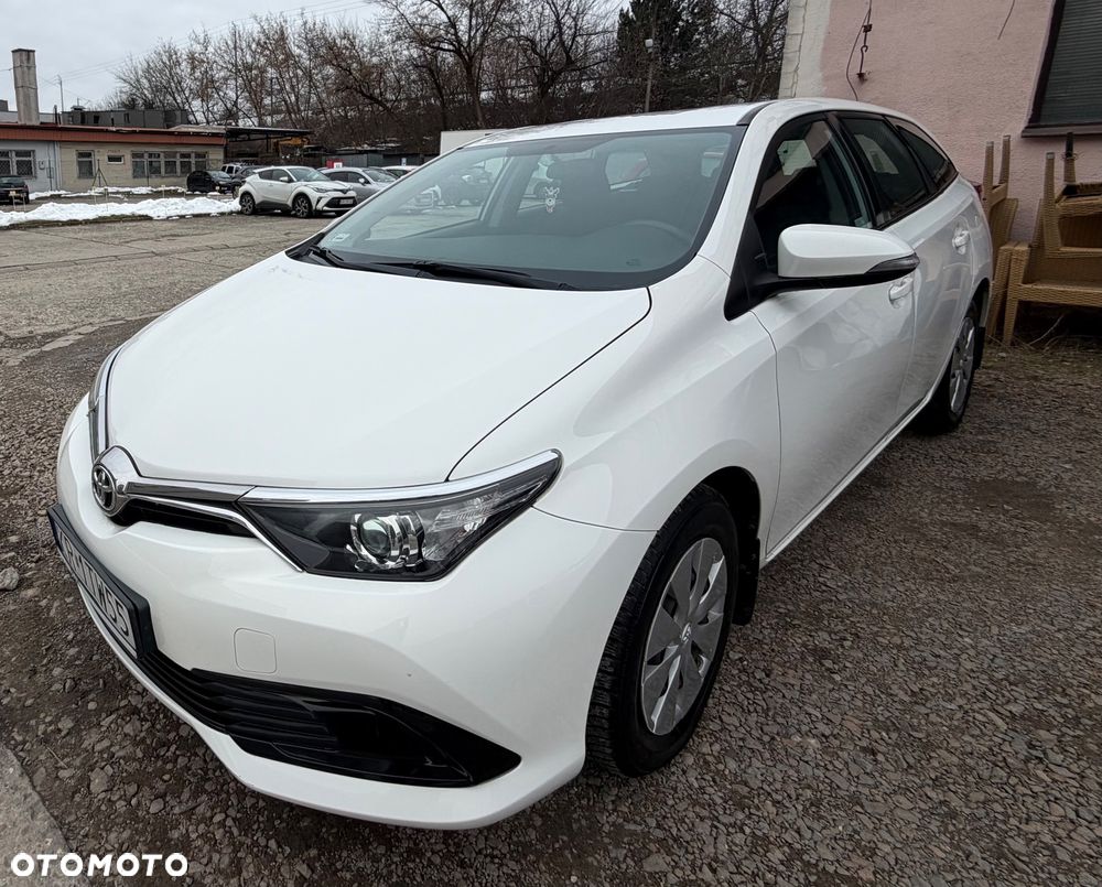 Toyota Auris - 1