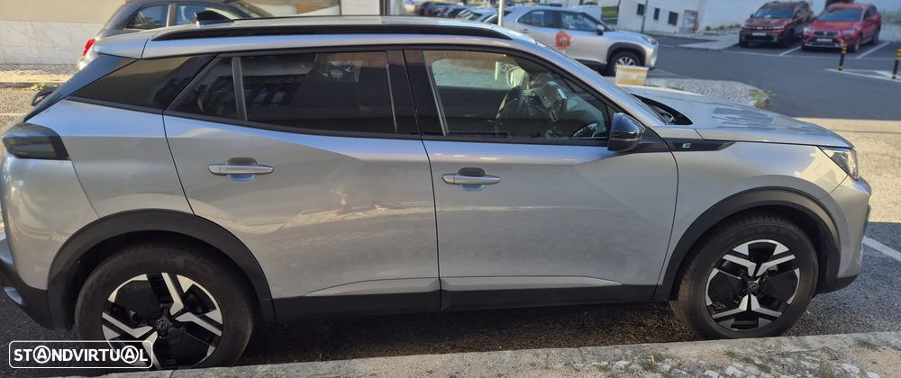 Peugeot e-2008 Allure - 12