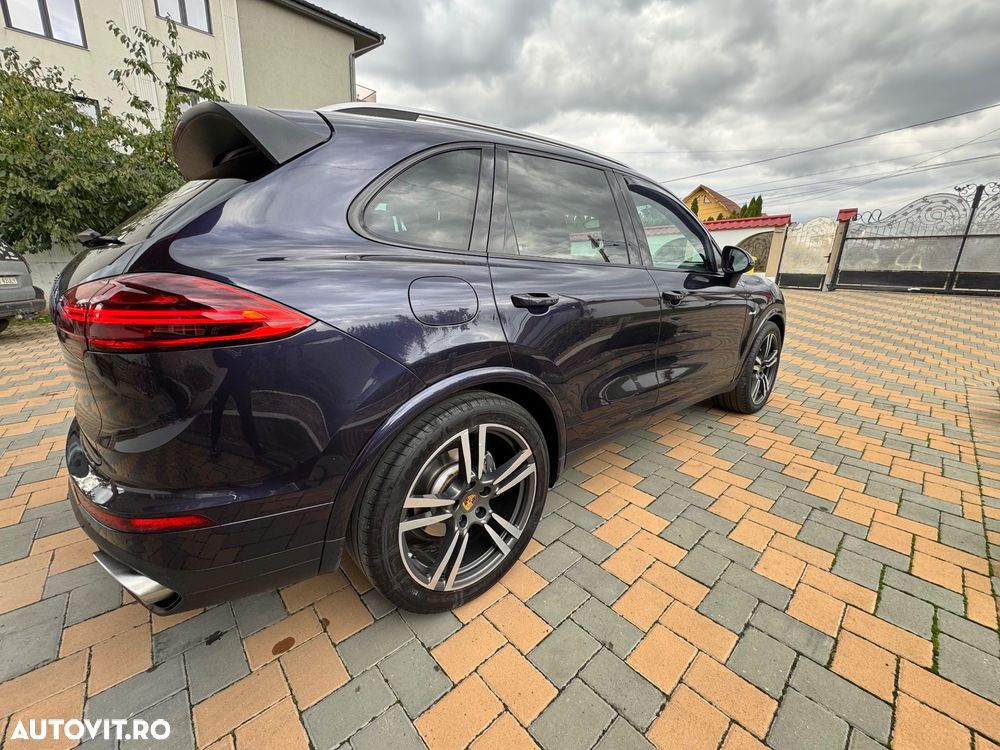 Porsche Cayenne - 9