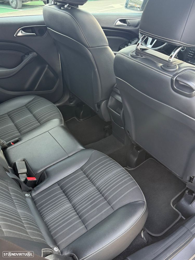Mercedes-Benz B 180 - 12