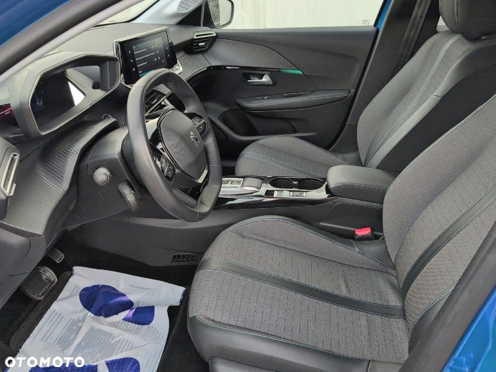Peugeot 208 - 10