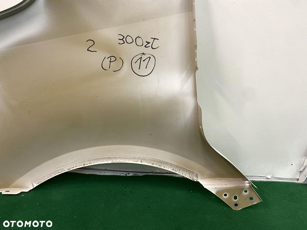 SPRINTER 907 910 17- BŁOTNIK PRZEDNI PRAWY BIAŁY A9108810100 - 8