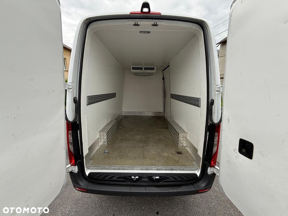 Mercedes-Benz SPRINTER - 17