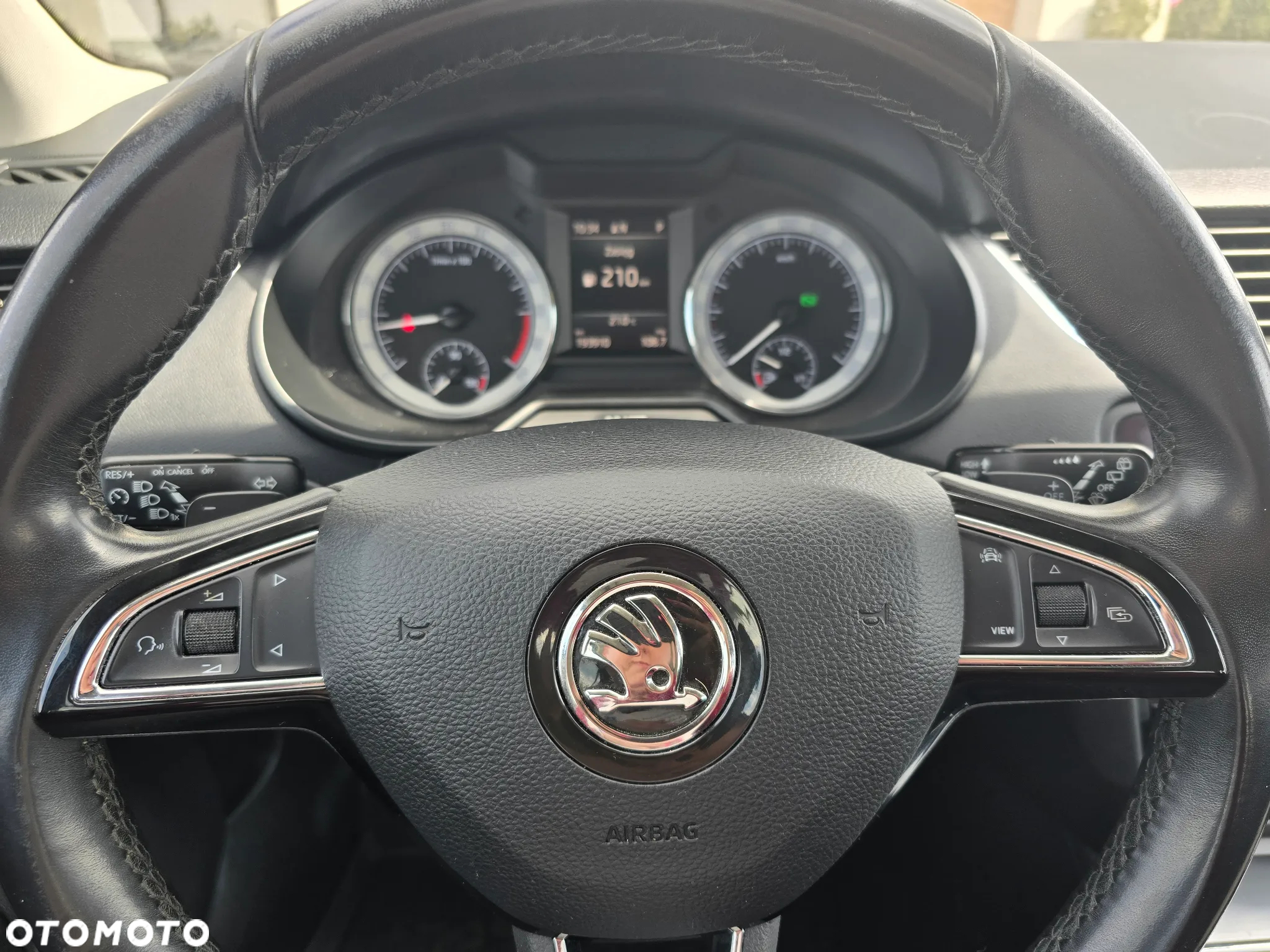 Skoda Octavia 2.0 TDI Ambition DSG - 10