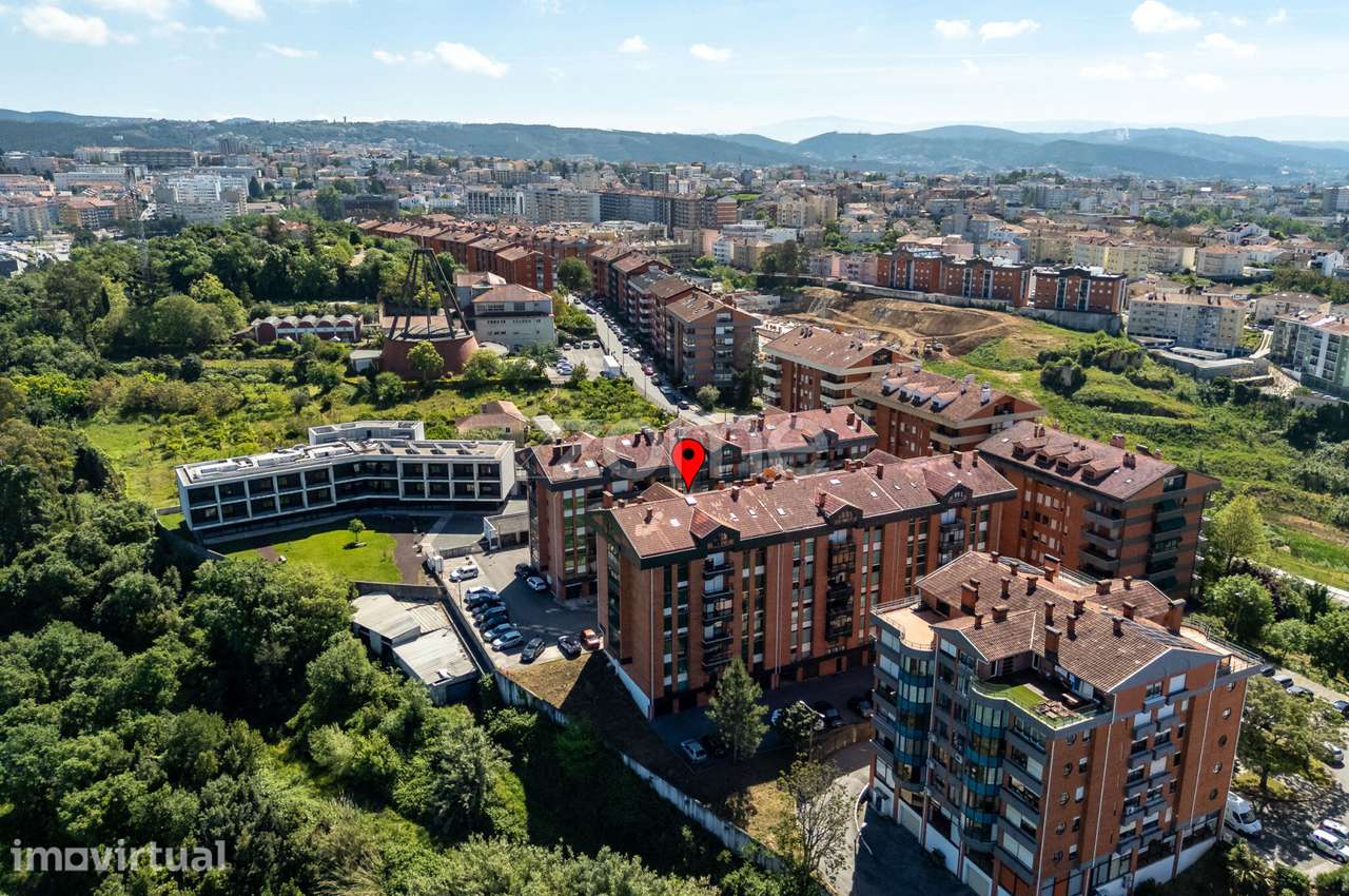 Apartamento distribuído por 2 pisos | 3 Quartos | Garagem| Celas - Grande imagem: 4/40